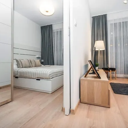 City Center Apartment - Modern & Elegant Bratislava Exterior photo