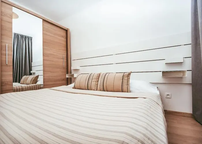 City Center Apartment - Modern & Elegant