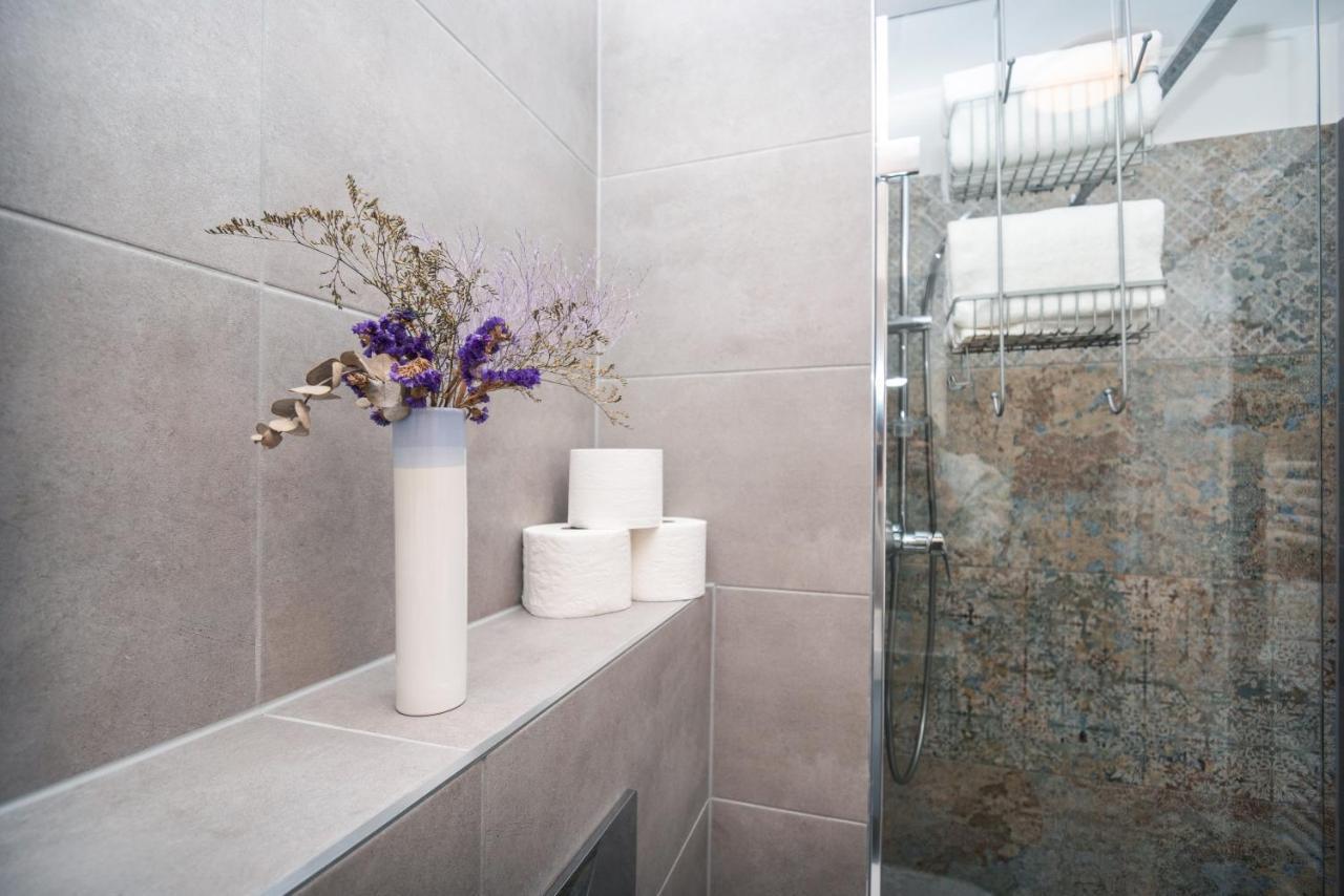 Center - Modern & Elegant *